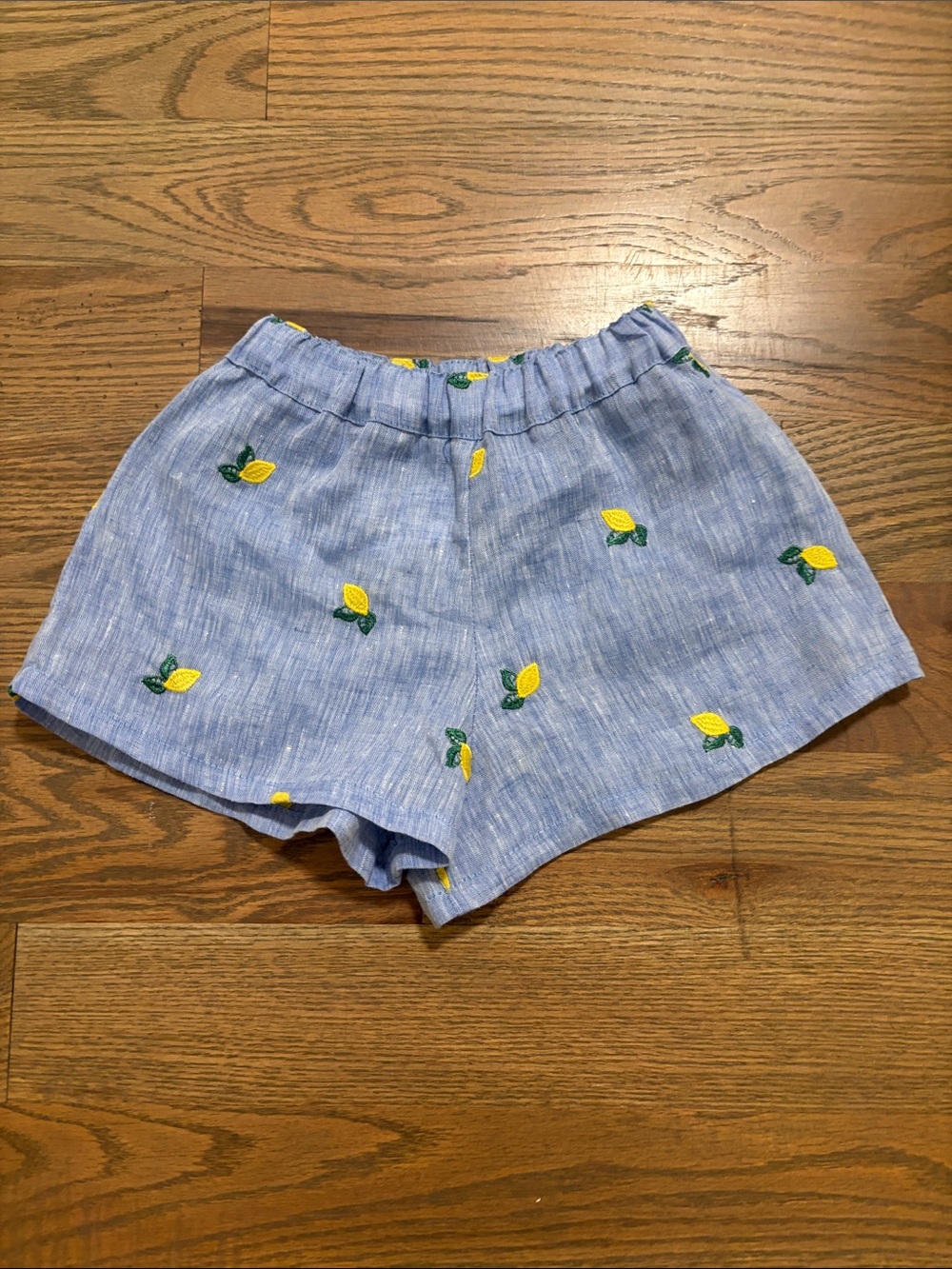 Girls size 5 lemon linen shorts EUC purchased in Italy